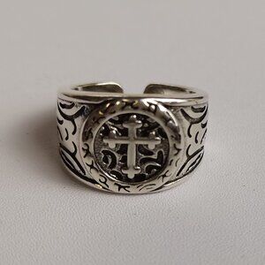 Almost new women's classic vintage ring